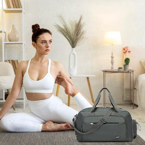 Conjunto de 2 bolsas de viaje Kono para equipaje de mano, bolsa de fin de semana con compartimento para zapatos y neceser, diseño multicámara para viajes y deportes.